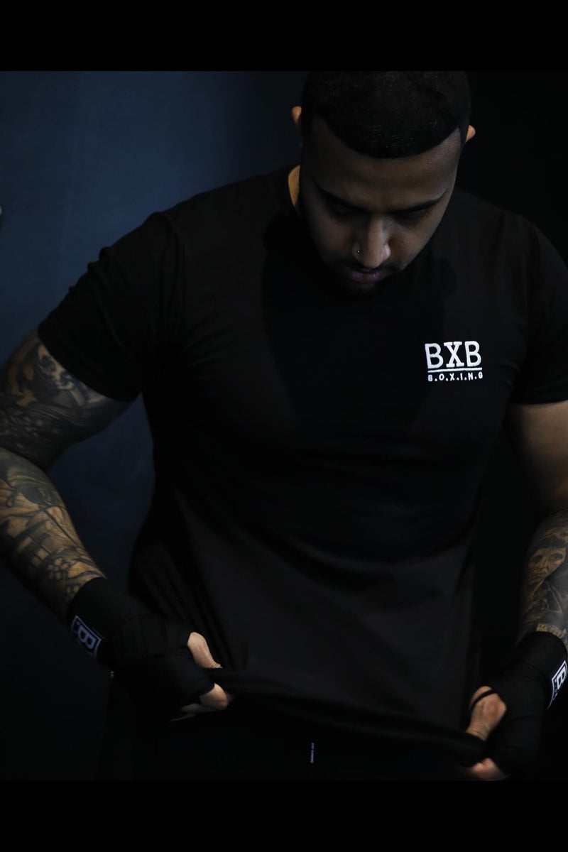 MUSCLE FIT T-SHIRT - BLACK